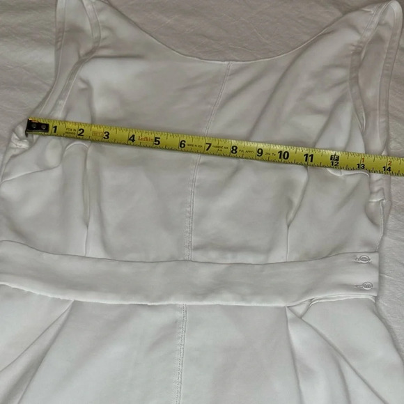 Wilfred Aritzia classic elegant white dress with a V neckline Size S pockets - Picture 7 of 12